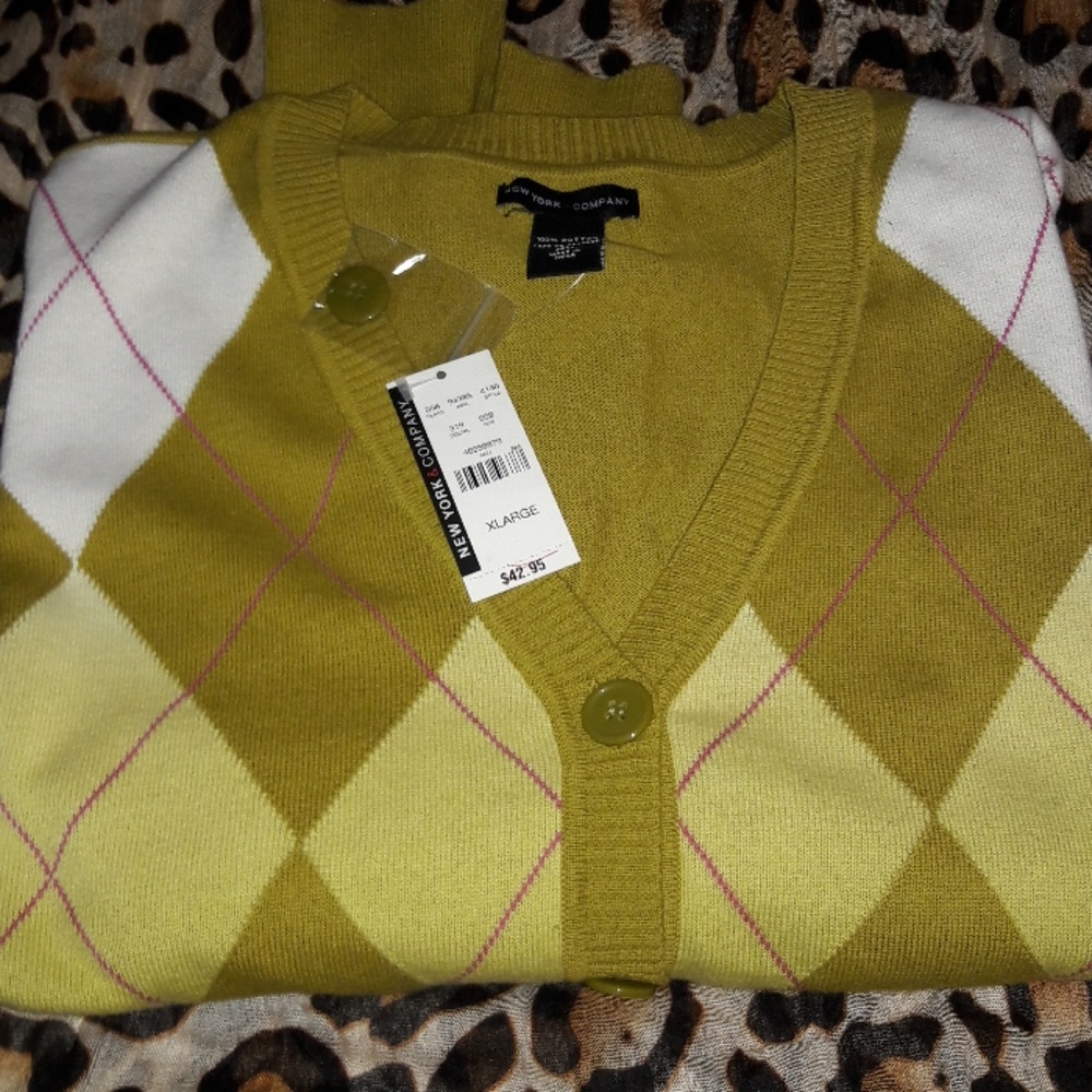 NWT New&CO.long sleeve sweater